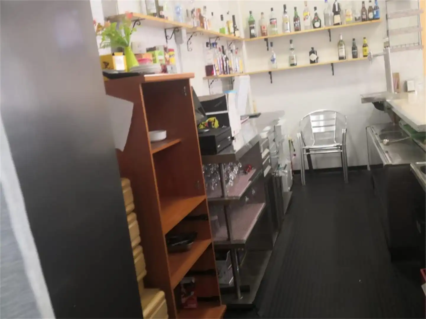Cocina de Local de alquiler en El Prat de Llobregat con Amueblado