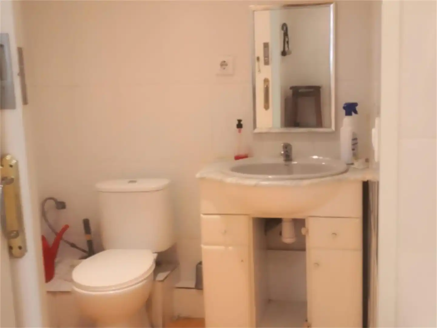 Baño de Local de alquiler en El Prat de Llobregat con Amueblado