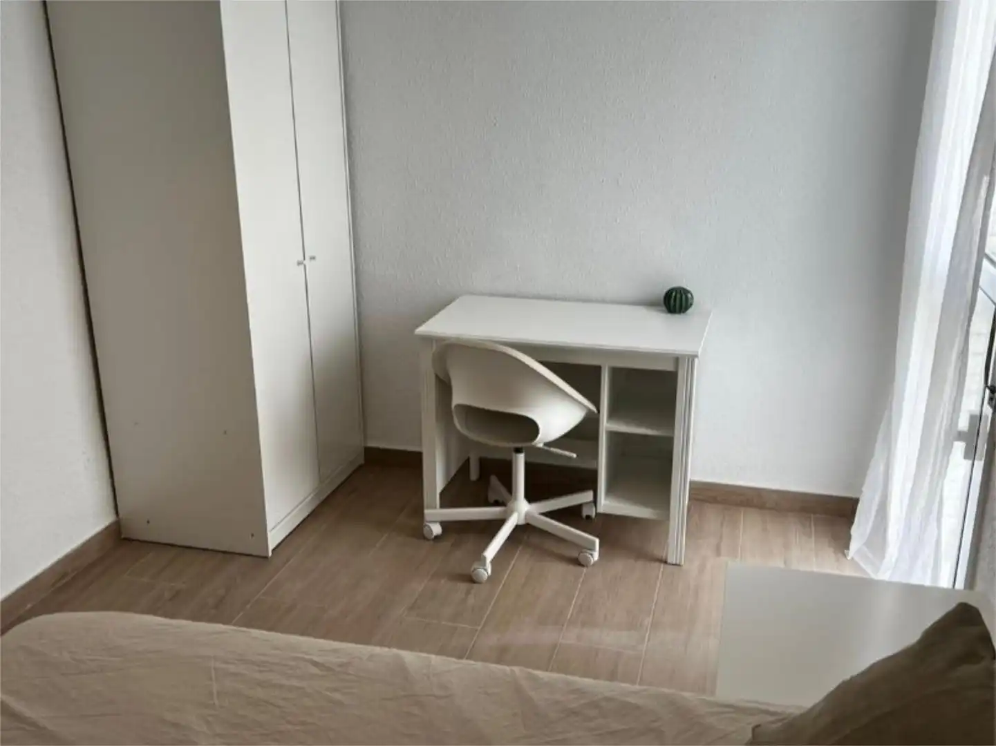 Habitación de Piso para compartir en Barcelona con Calefacción, Parquet y Amueblado