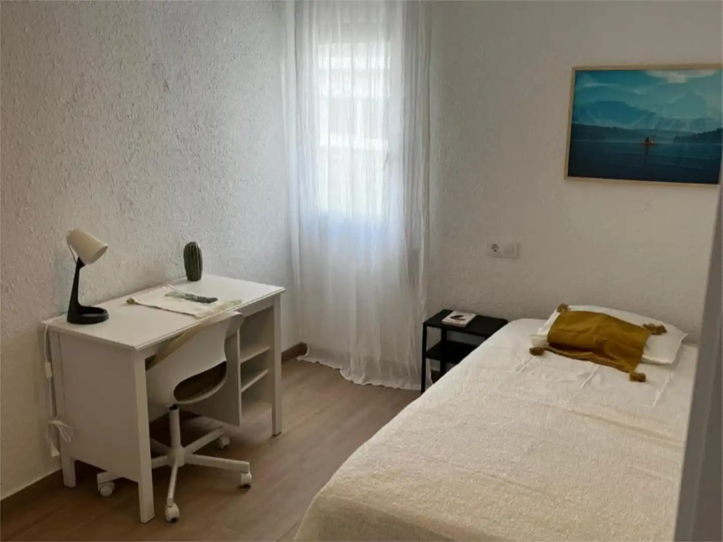 Habitación de Piso para compartir en Barcelona con Calefacción, Parquet y Amueblado