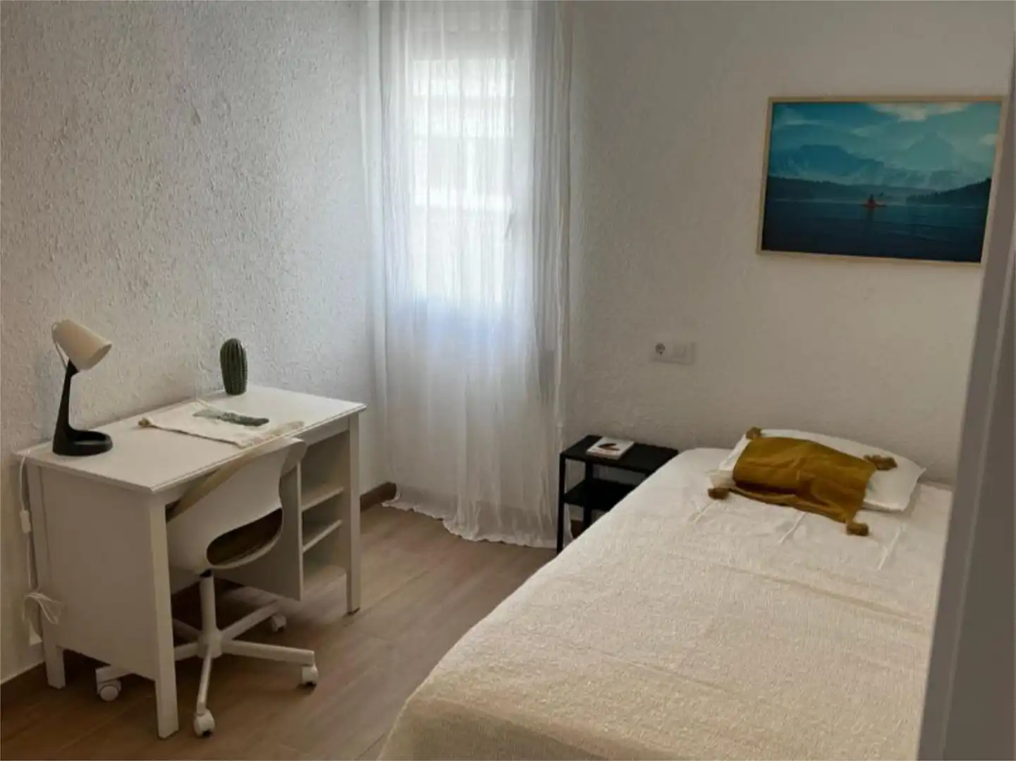 Habitación de Piso para compartir en Barcelona con Calefacción, Parquet y Amueblado