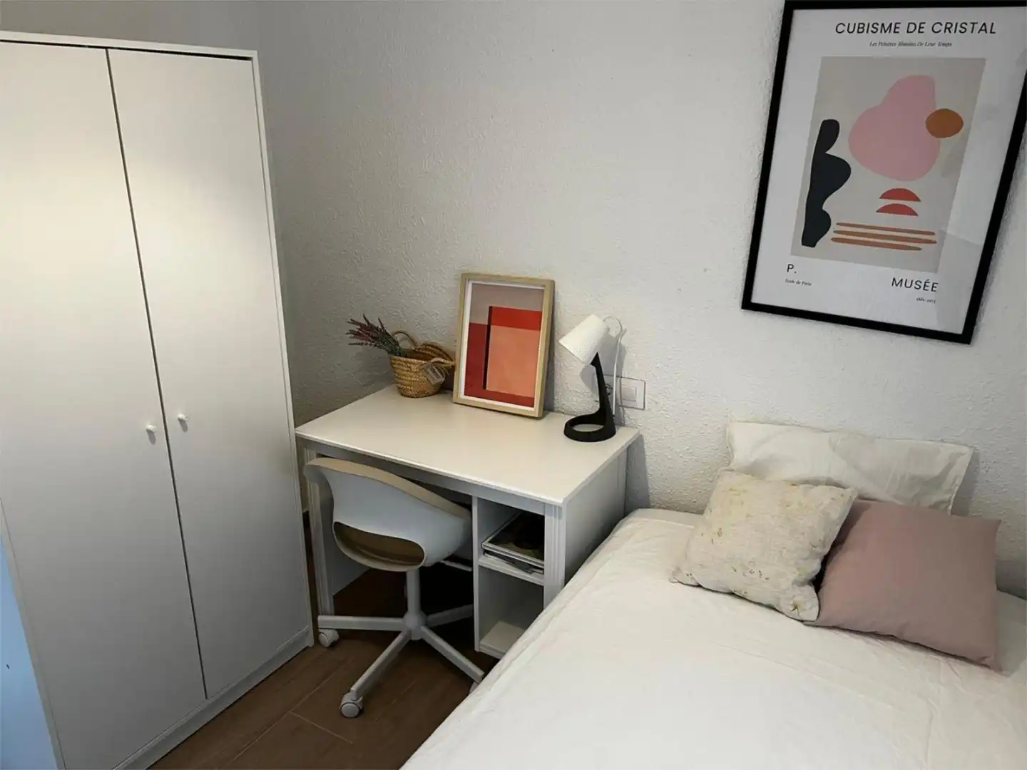 Habitación de Piso para compartir en Barcelona con Calefacción, Parquet y Amueblado