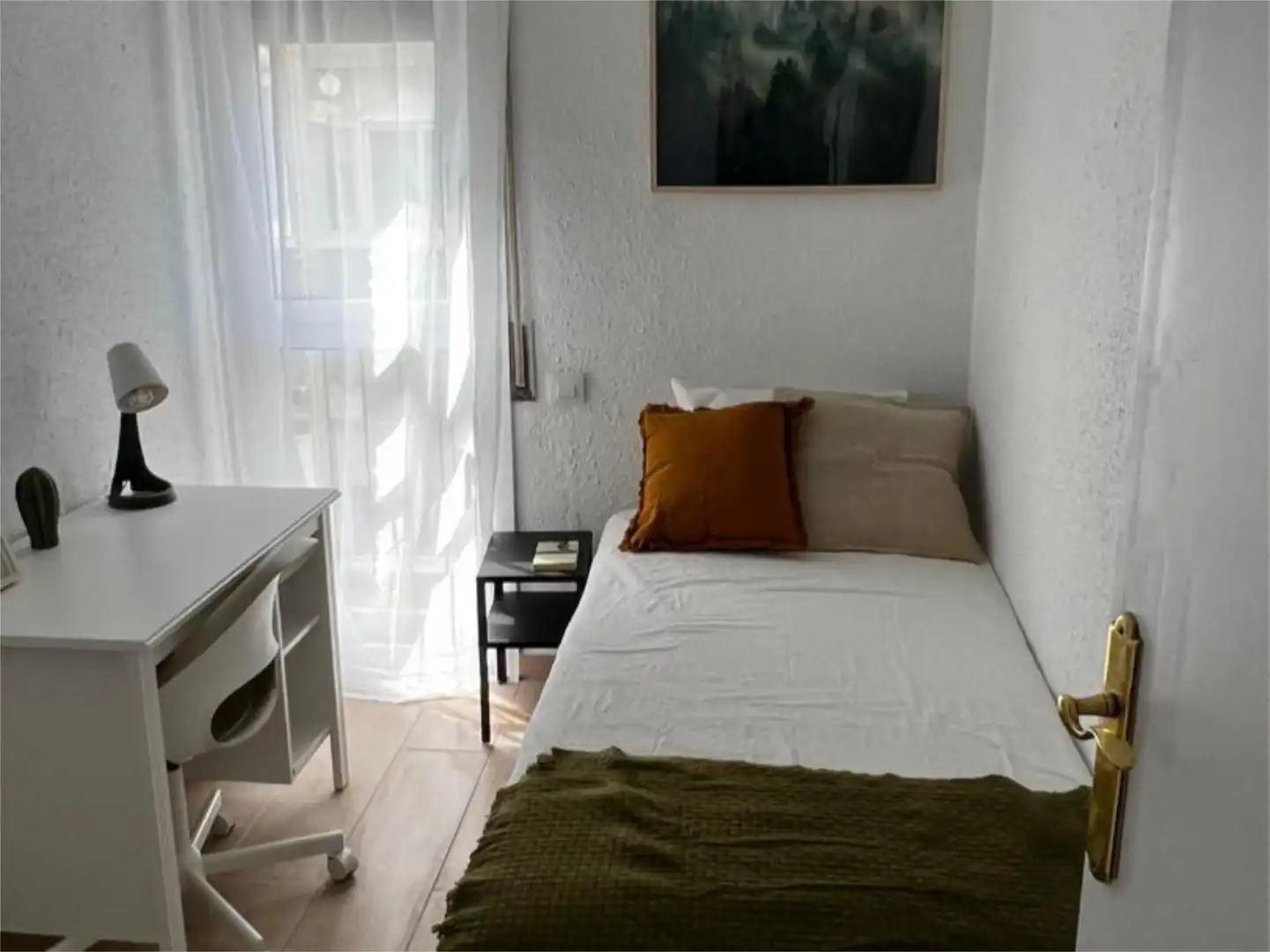 Habitación de Piso para compartir en Barcelona con Calefacción, Parquet y Amueblado