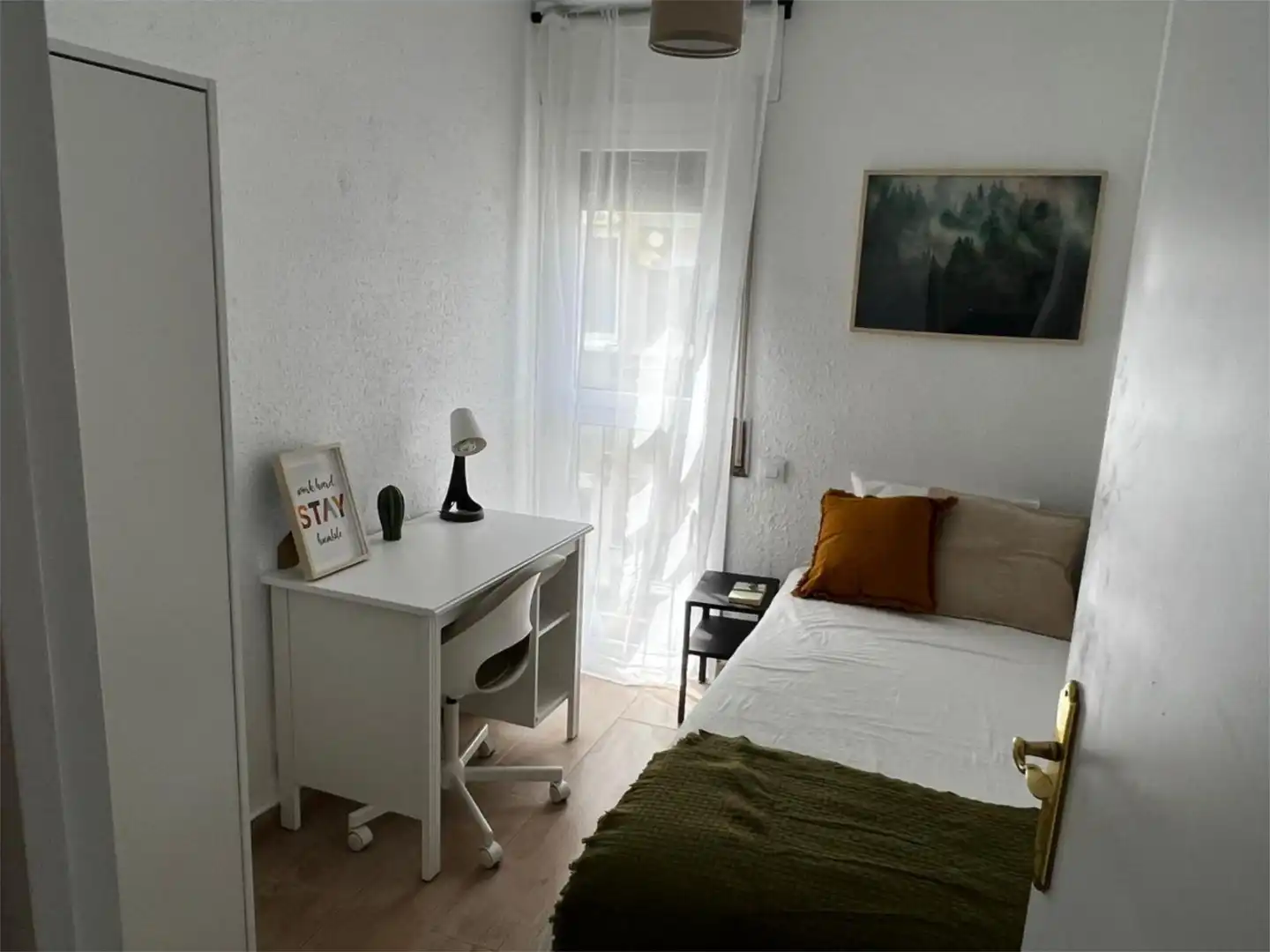 Habitación de Piso para compartir en Barcelona con Calefacción, Parquet y Amueblado