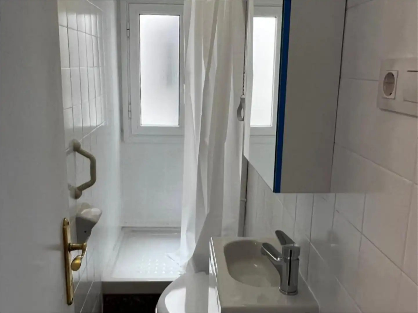 Baño de Piso para compartir en Barcelona con Calefacción, Parquet y Amueblado