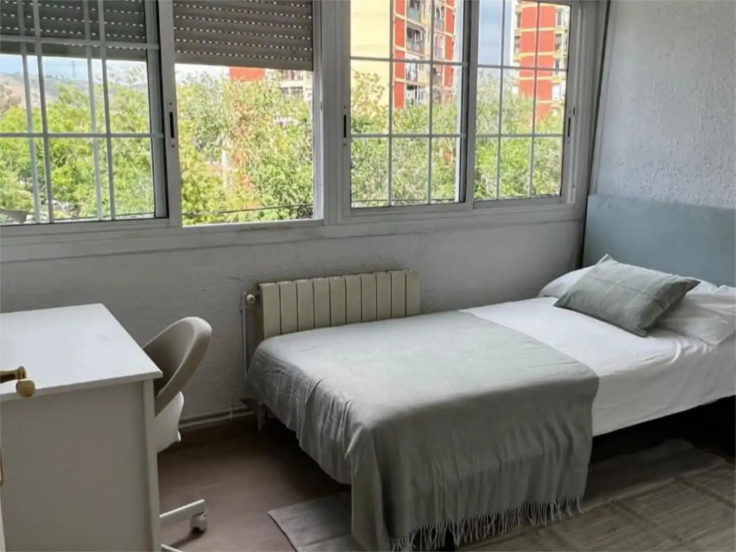 Habitación de Piso para compartir en Barcelona con Calefacción, Parquet y Amueblado