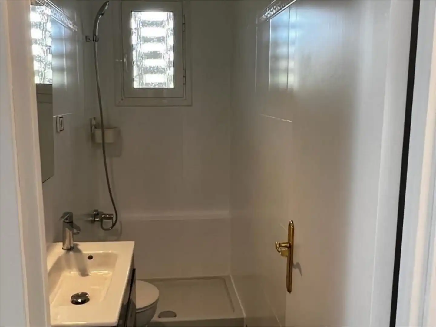 Baño de Piso para compartir en Barcelona con Calefacción, Parquet y Amueblado