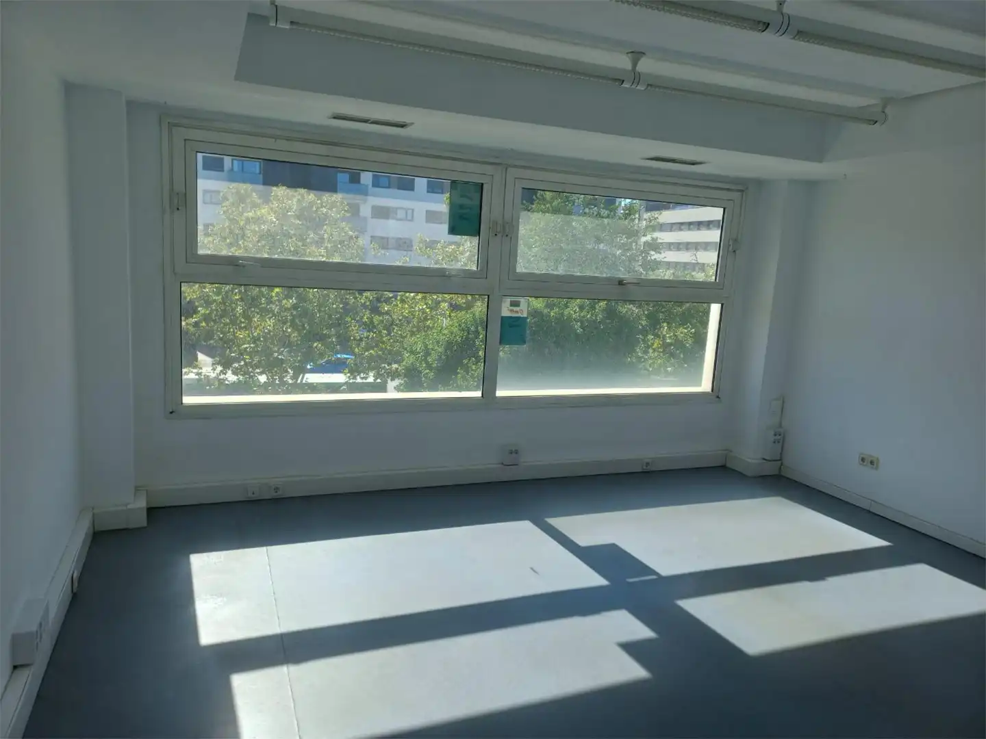 Oficina en venta en Calle Chinchón, 400, Polígono Europa Oficina en venta en Alcalá de Henares