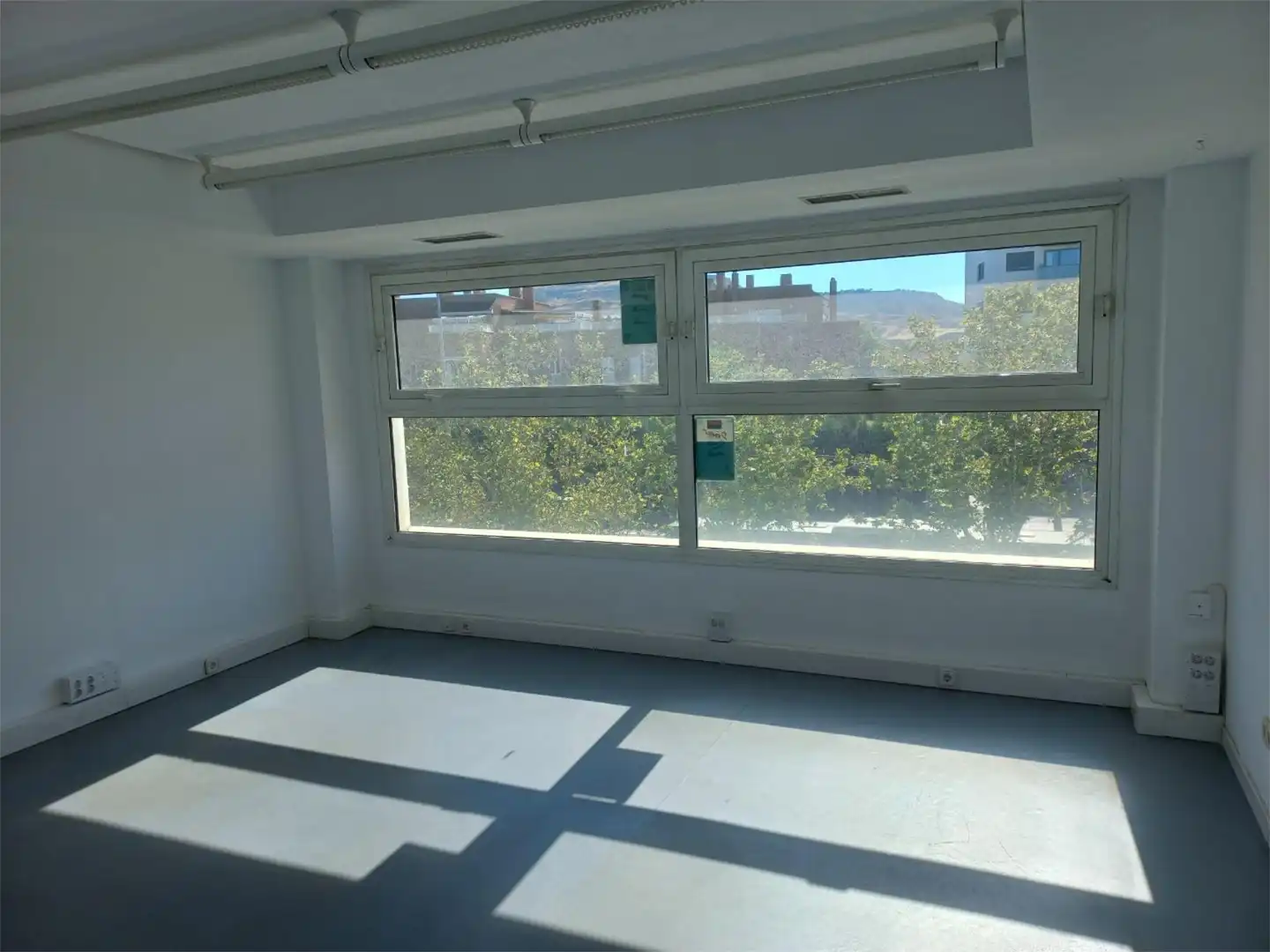 Oficina en venta en Calle Chinchón, 400, Polígono Europa Oficina en venta en Alcalá de Henares