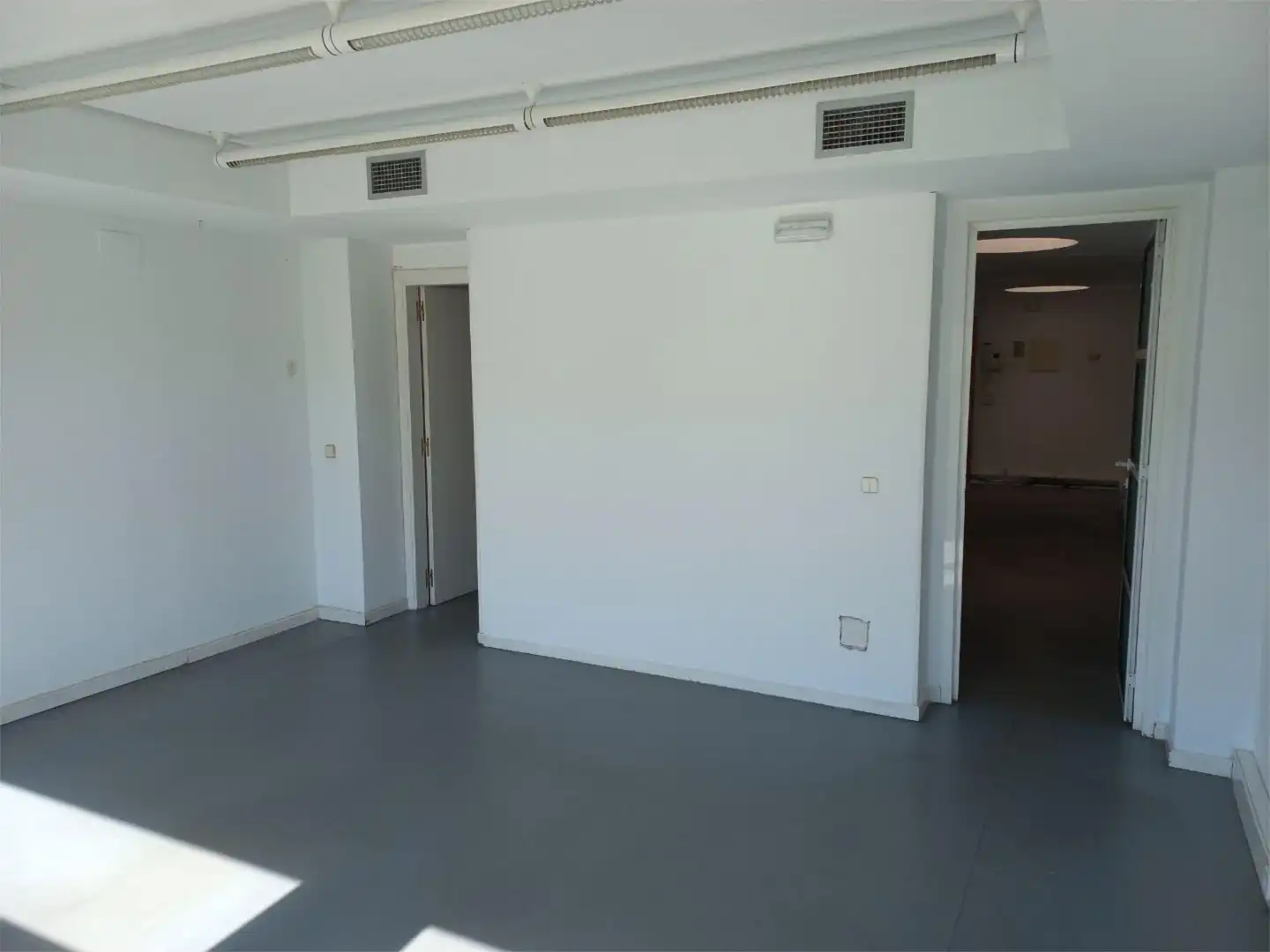 Oficina en venta en Calle Chinchón, 400, Polígono Europa Oficina en venta en Alcalá de Henares