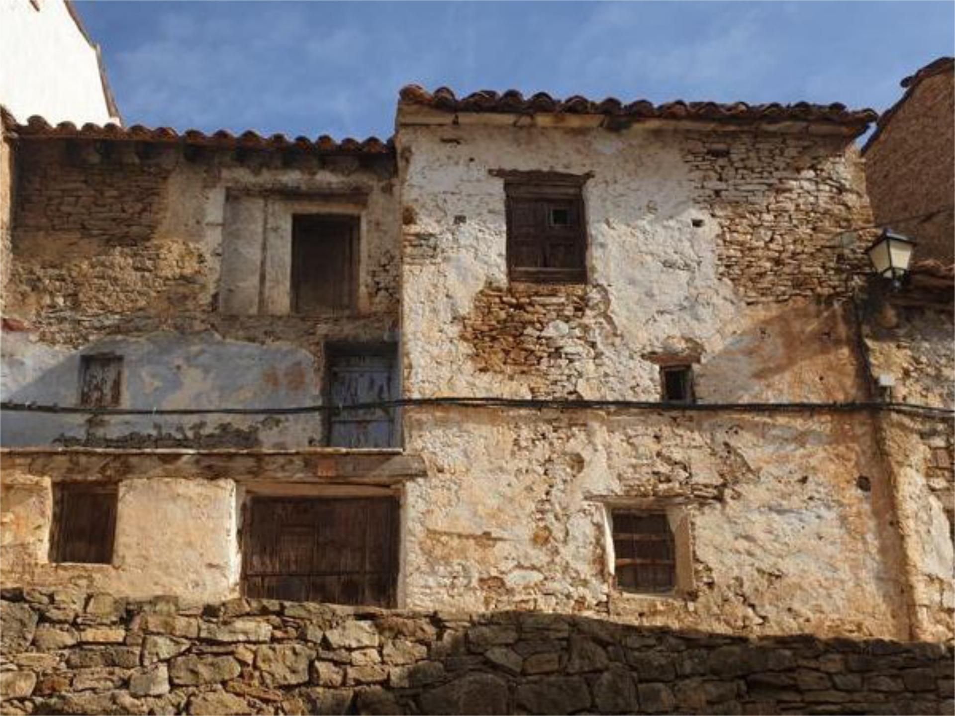 Vista exterior de Casa adosada en venda en La Iglesuela del Cid