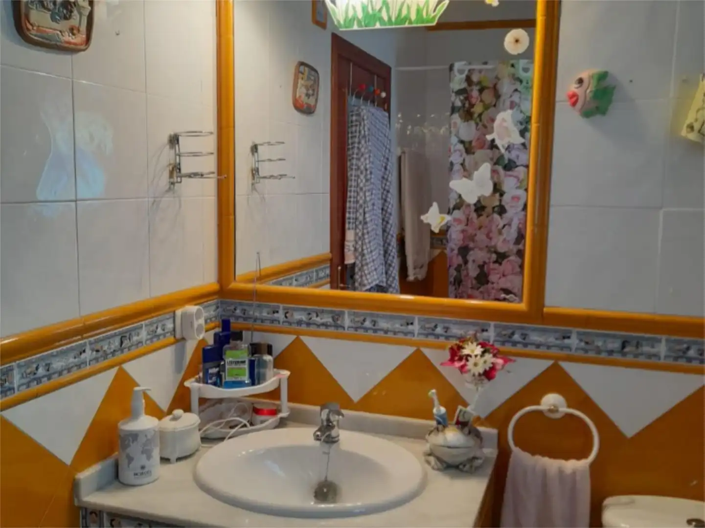 Casa adosada en venta en Calle Reina Sofía, 2, Hornachos Baño de Casa adosada en venta en Hornachos con Aire acondicionado, Jardín privado y Trastero