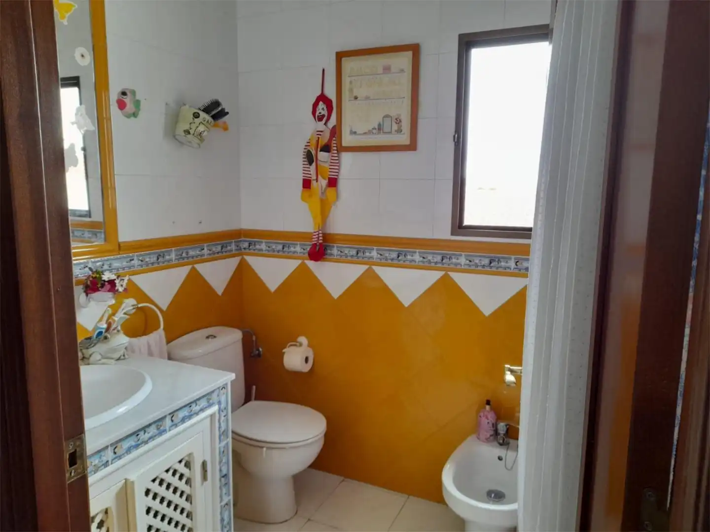 Casa adosada en venta en Calle Reina Sofía, 2, Hornachos Baño de Casa adosada en venta en Hornachos con Aire acondicionado, Jardín privado y Trastero