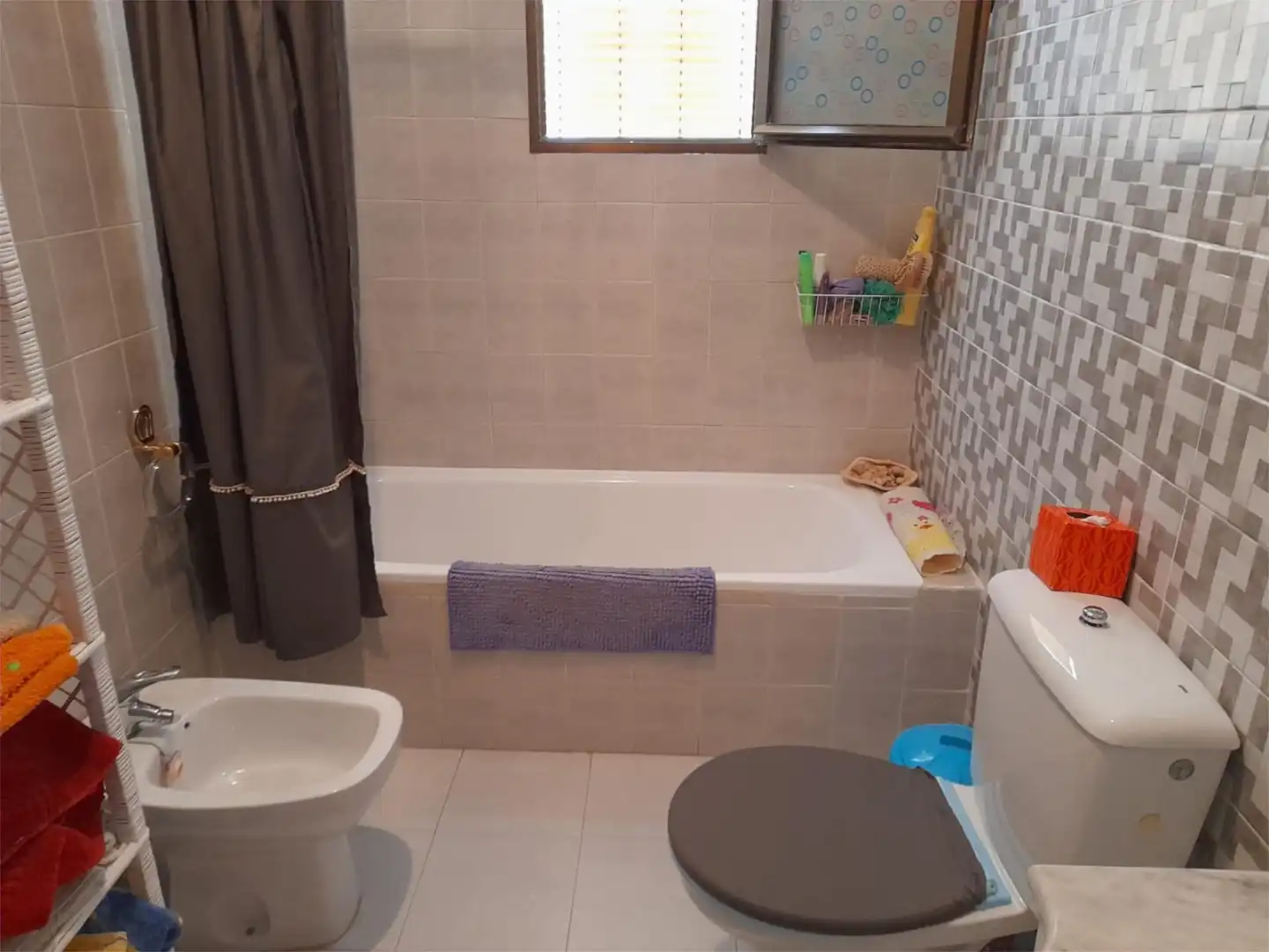 Casa adosada en venta en Calle Reina Sofía, 2, Hornachos Baño de Casa adosada en venta en Hornachos con Aire acondicionado, Jardín privado y Trastero