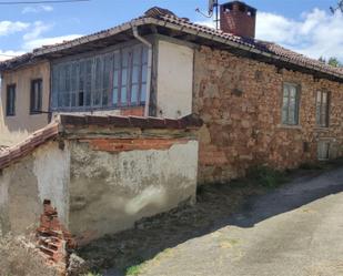 Vista exterior de Casa adosada en venda en Aller amb Terrassa i Balcó