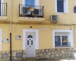 Exterior view of Single-family semi-detached for sale in Onil  with Air Conditioner, Terrace and Balcony