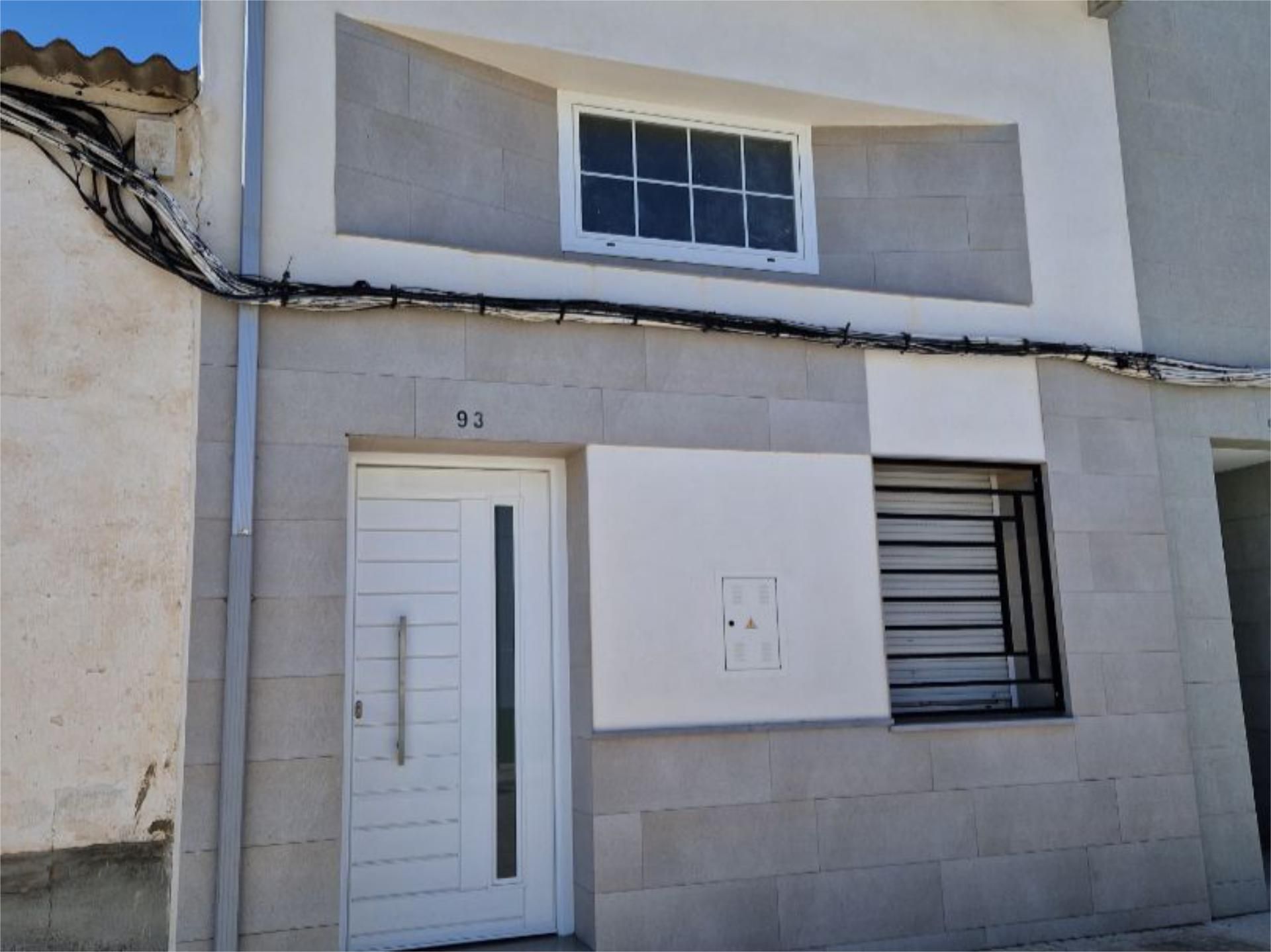 Vista exterior de Dúplex en venda en Hinojosa del Duque amb Aire condicionat, Terrassa i Balcó