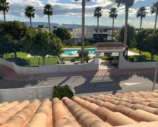 Vista exterior de Casa adosada en venda en Lorca amb Aire condicionat, Terrassa i Piscina