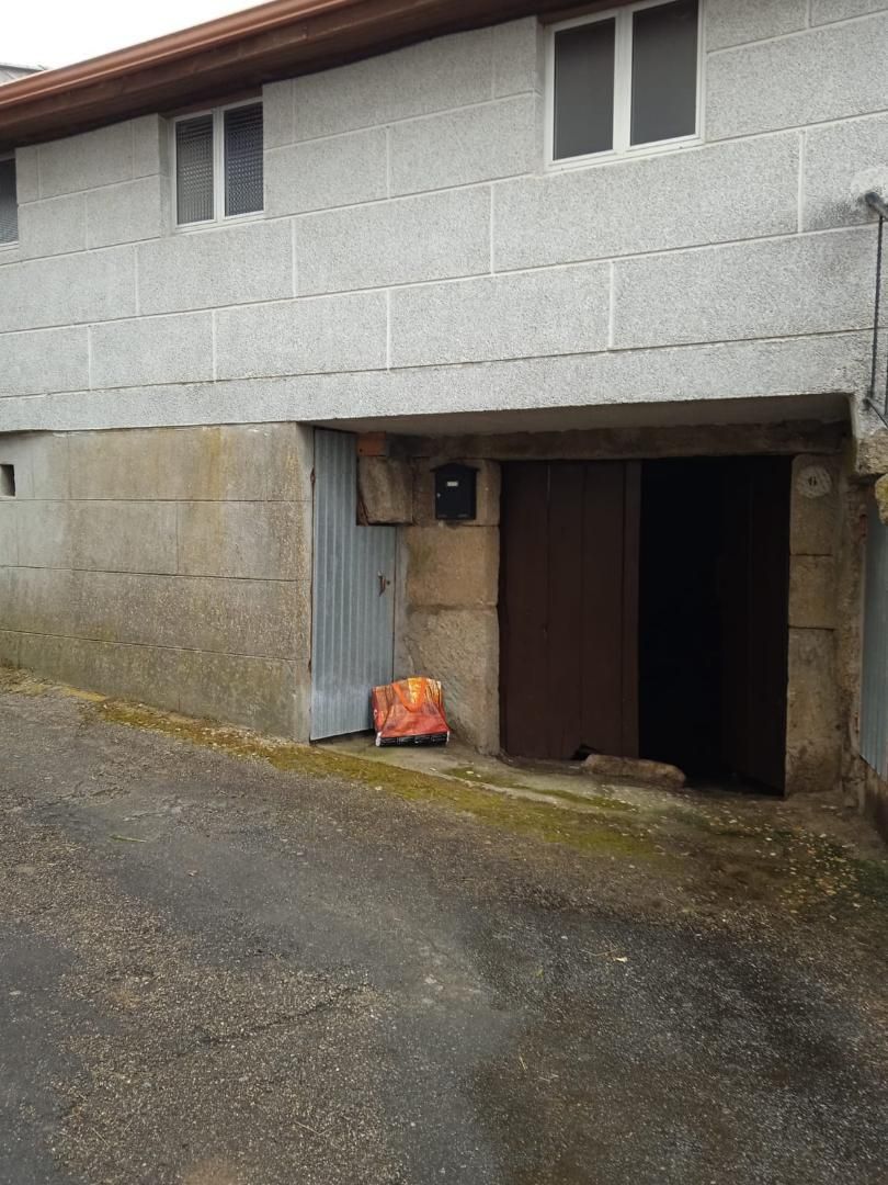 Aparcament de Casa adosada en venda en Muíños amb Traster