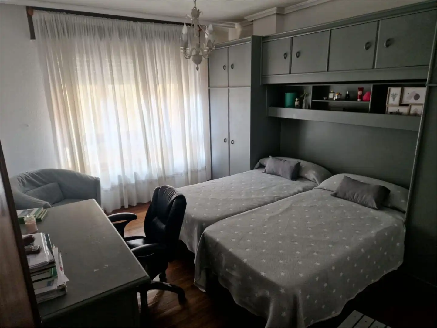 Piso en venta en Calle José María Pereda, 63, Inmobiliaria - Barreda Habitación de Piso en venta en Torrelavega con Calefacción, Terraza y Trastero