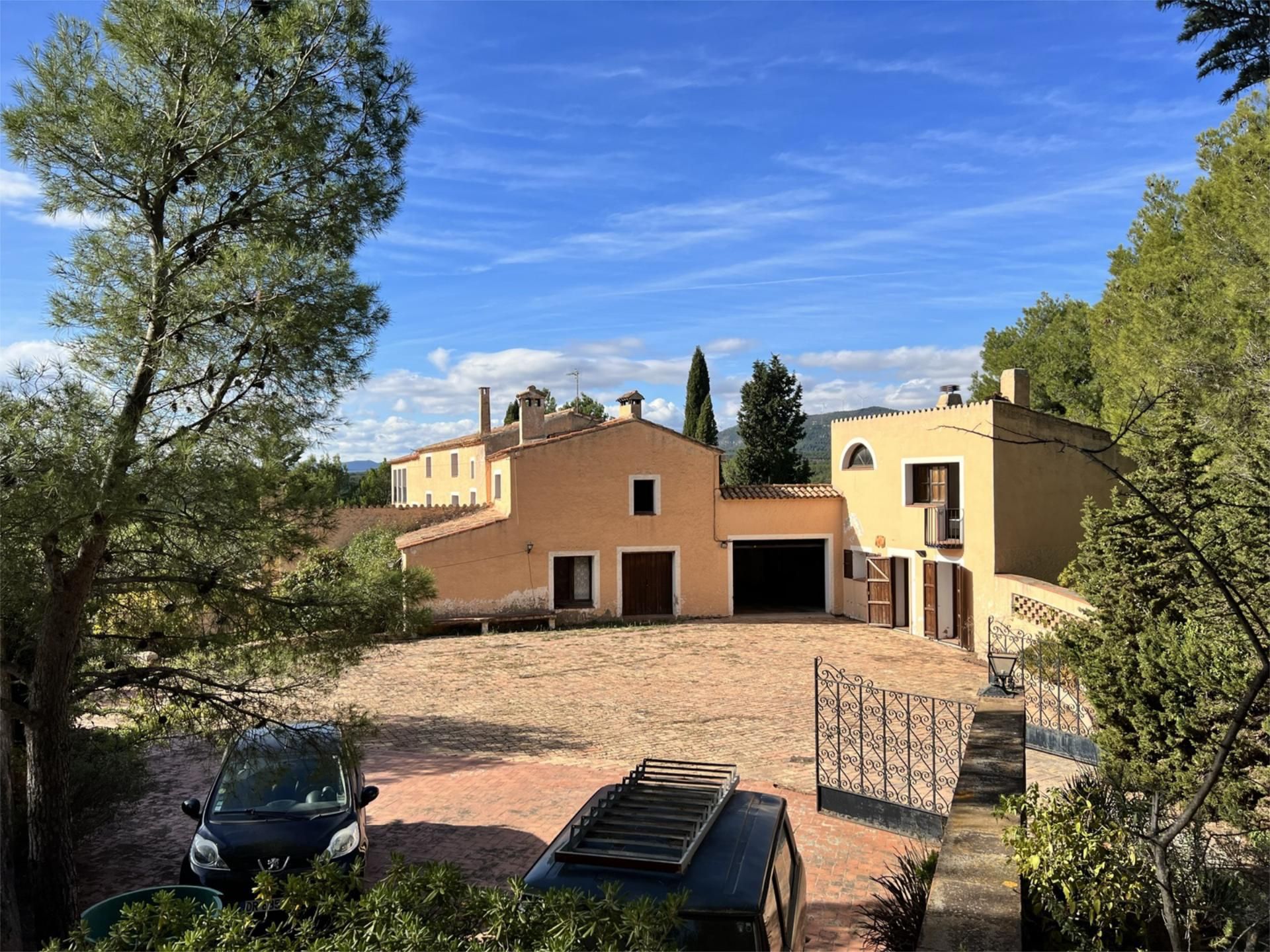 Vista exterior de Finca rústica en venda en Querol amb Terrassa i Piscina