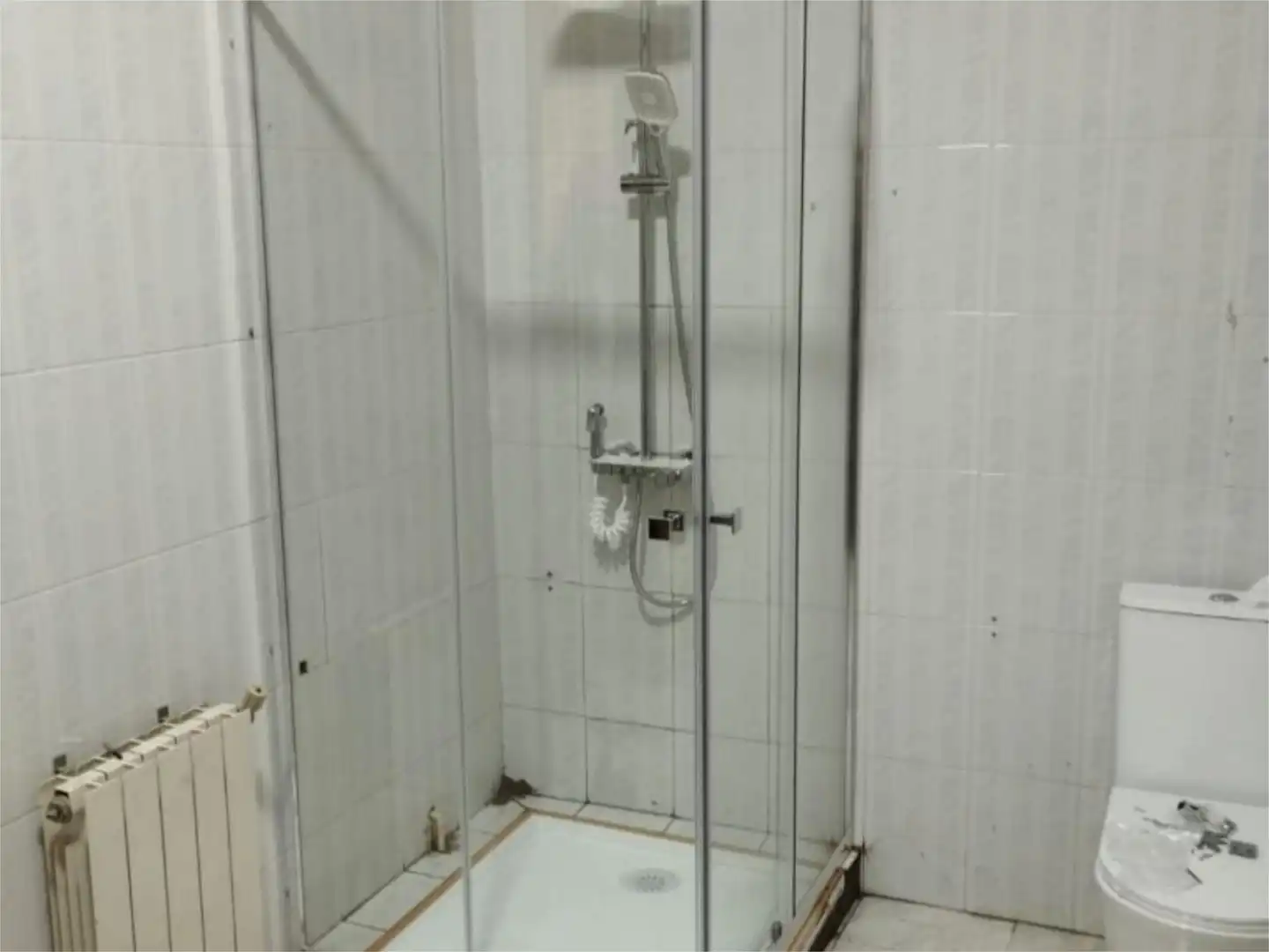 Badezimmer von Geschaftsraum zum Verkauf in Fregenal de la Sierra mit Klimaanlage, Heizung und Möbliert