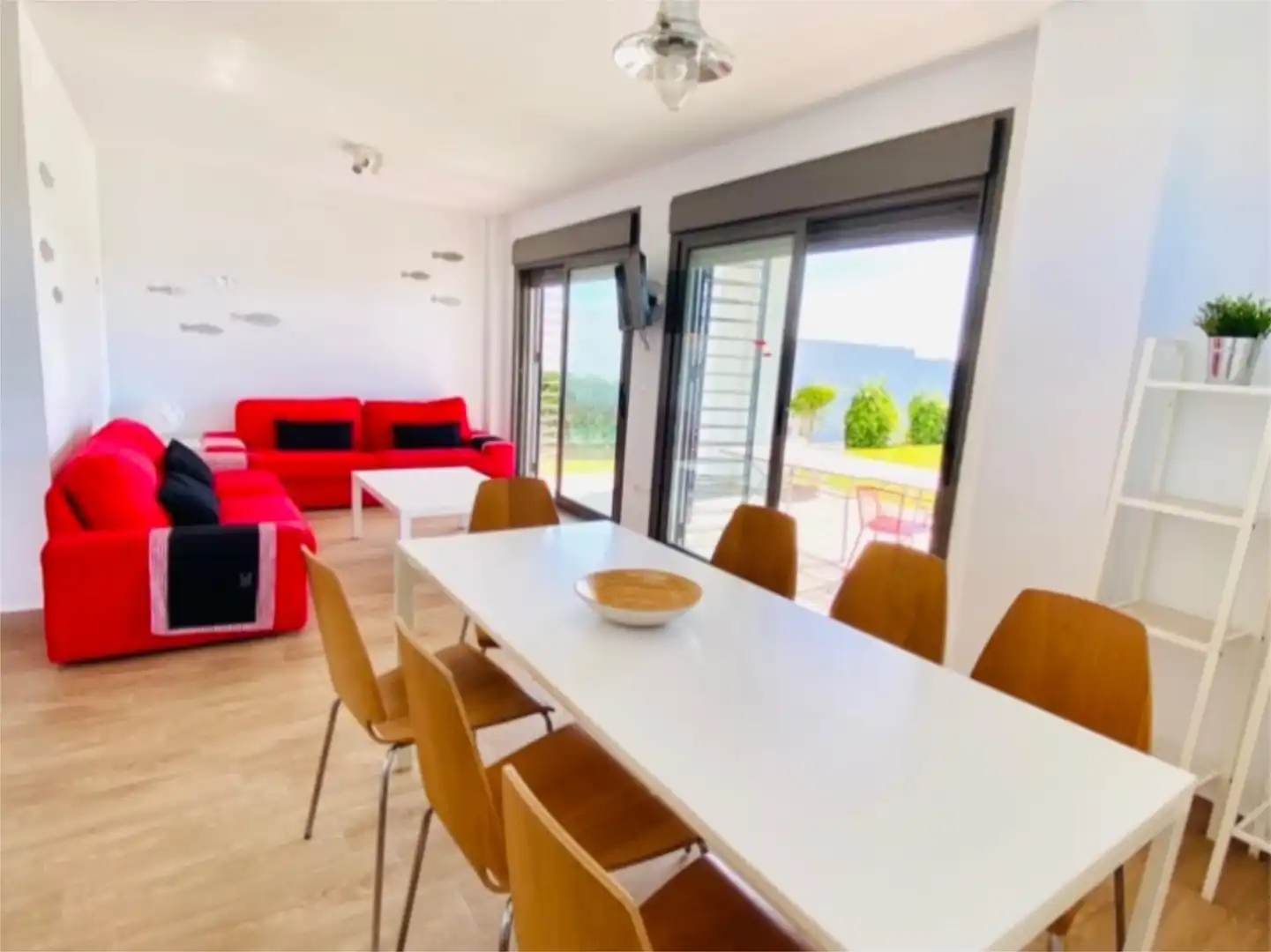 Houses for sale in Calle Toledo, 30, Conil Dining room of Houses for sale in Conil de la Frontera with Terrace, Swimming Pool and Balcony