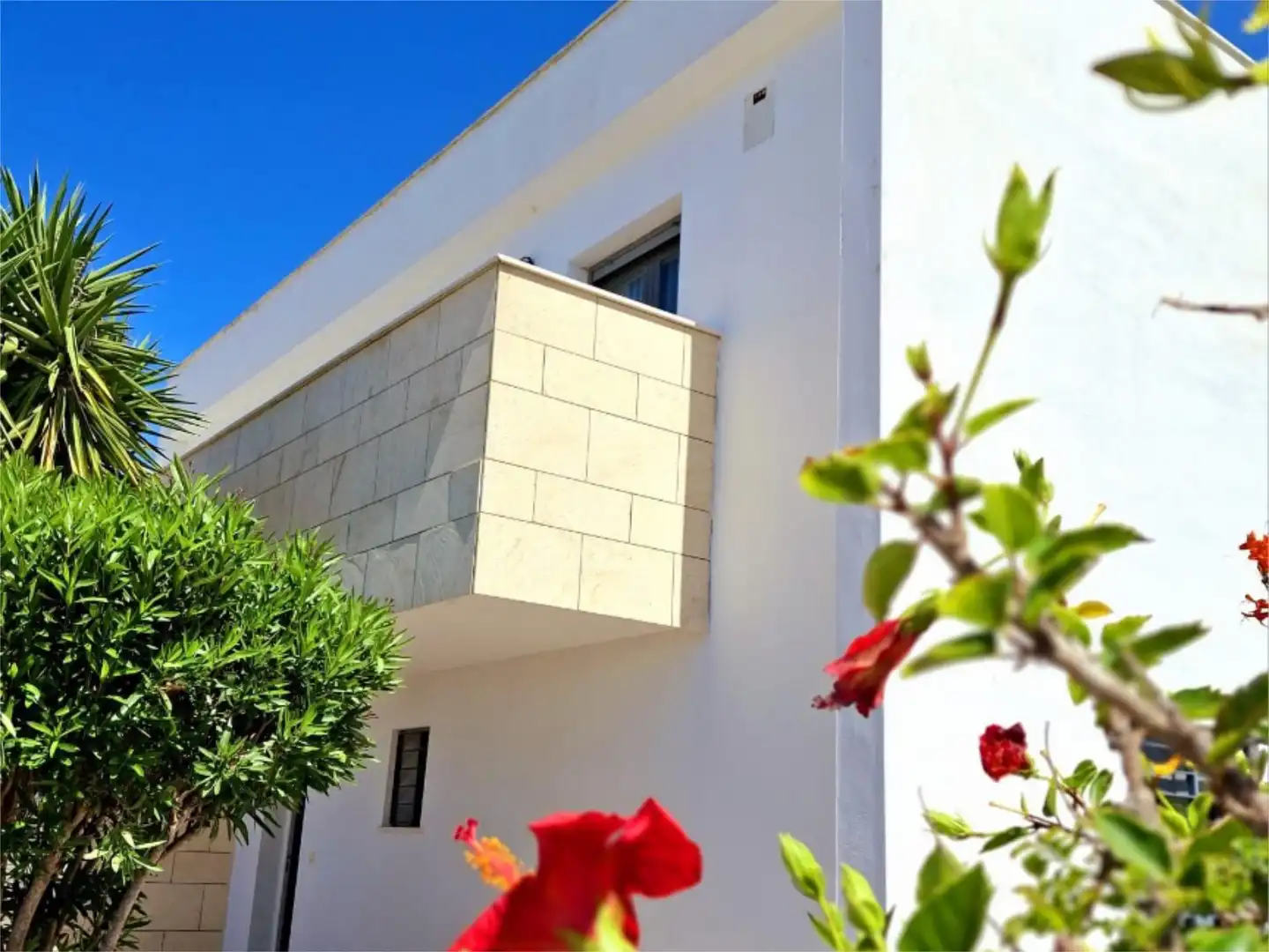Houses for sale in Calle Toledo, 30, Conil Exterior view of Houses for sale in Conil de la Frontera with Terrace, Swimming Pool and Balcony