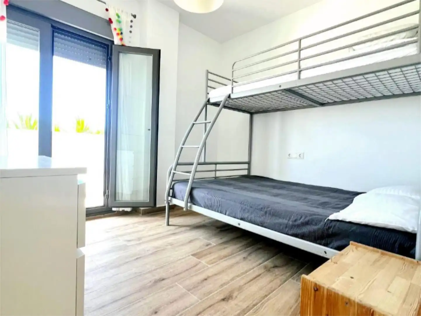 Houses for sale in Calle Toledo, 30, Conil Bedroom of Houses for sale in Conil de la Frontera with Terrace, Swimming Pool and Balcony