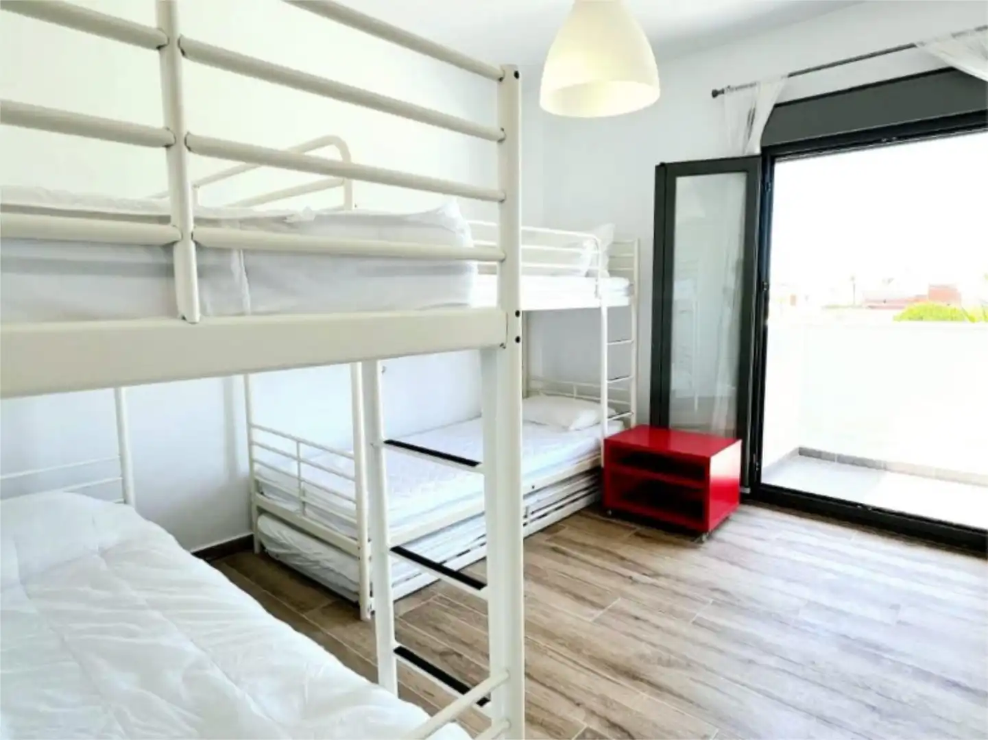Houses for sale in Calle Toledo, 30, Conil Bedroom of Houses for sale in Conil de la Frontera with Terrace, Swimming Pool and Balcony