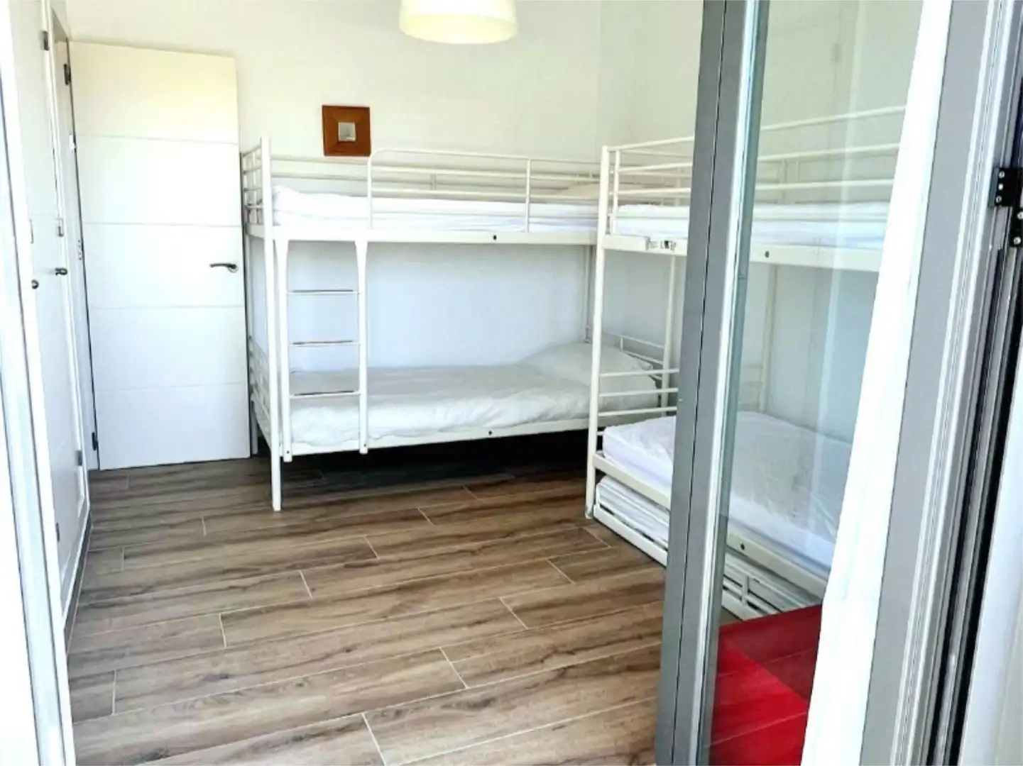 Houses for sale in Calle Toledo, 30, Conil Bedroom of Houses for sale in Conil de la Frontera with Terrace, Swimming Pool and Balcony