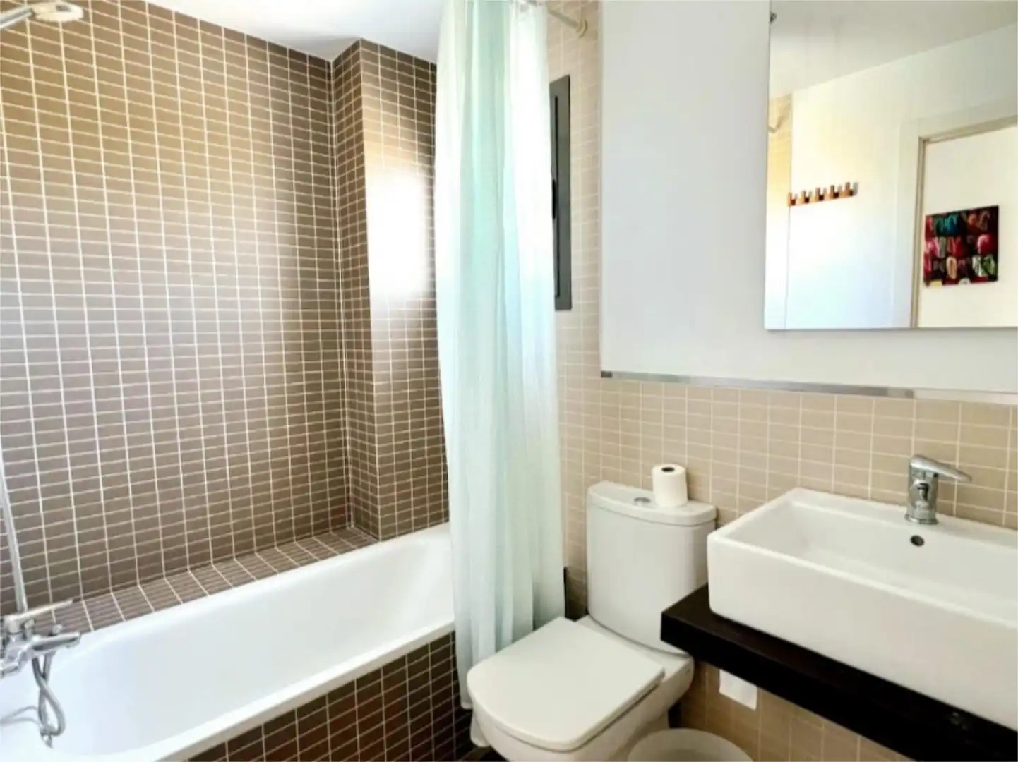 Houses for sale in Calle Toledo, 30, Conil Bathroom of Houses for sale in Conil de la Frontera with Terrace, Swimming Pool and Balcony