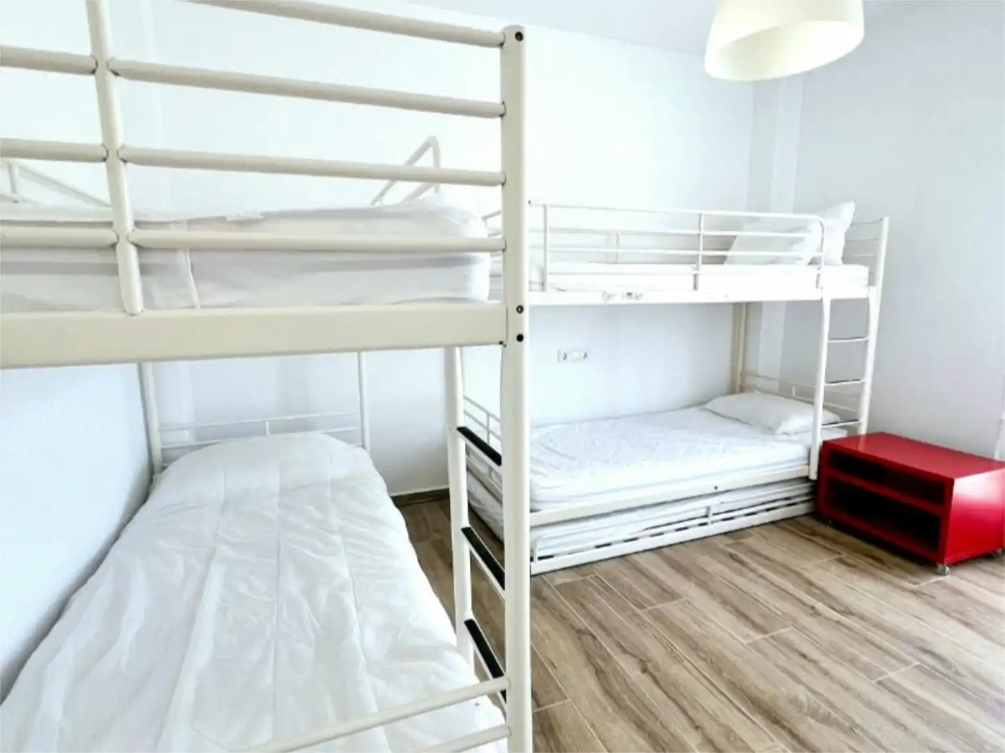 Houses for sale in Calle Toledo, 30, Conil Bedroom of Houses for sale in Conil de la Frontera with Terrace, Swimming Pool and Balcony