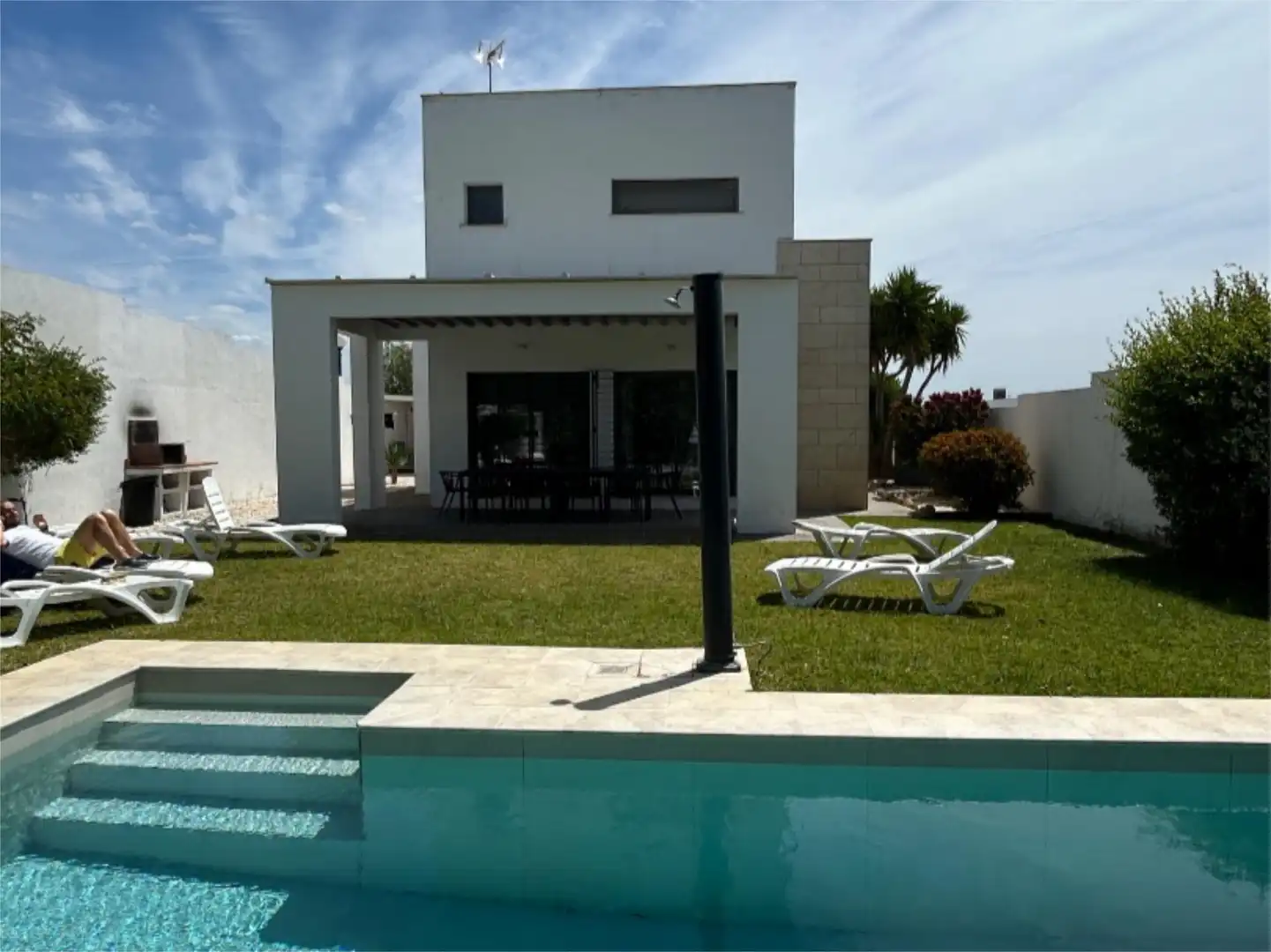 Houses for sale in Calle Toledo, 30, Conil Swimming pool of Houses for sale in Conil de la Frontera with Terrace, Swimming Pool and Balcony