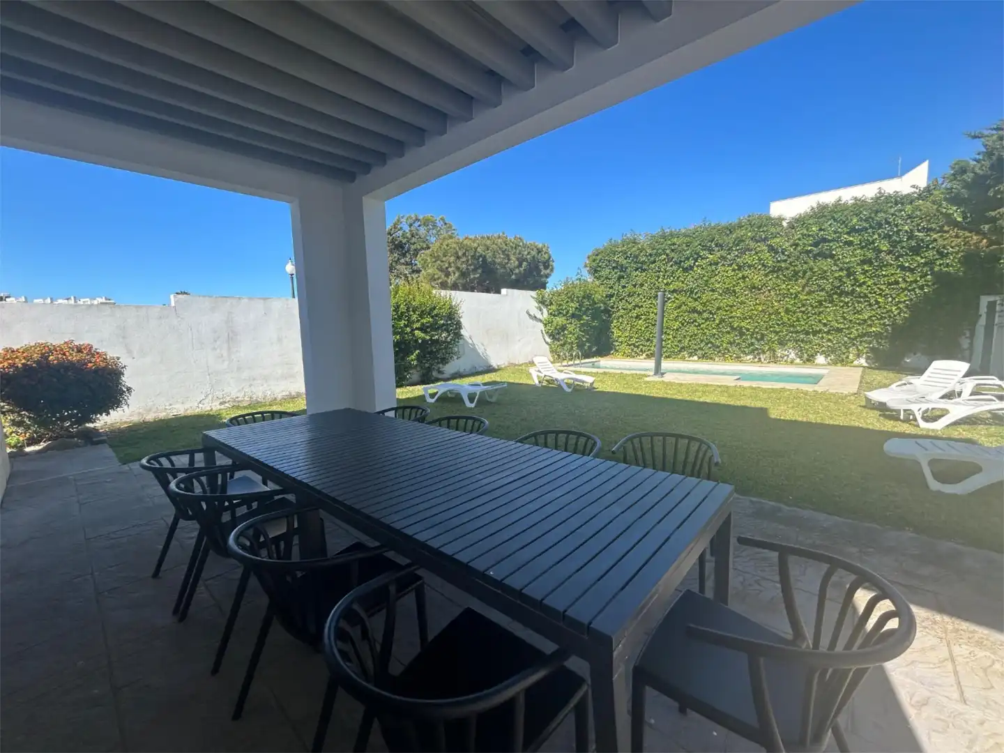 Houses for sale in Calle Toledo, 30, Conil Garden of Houses for sale in Conil de la Frontera with Terrace, Swimming Pool and Balcony