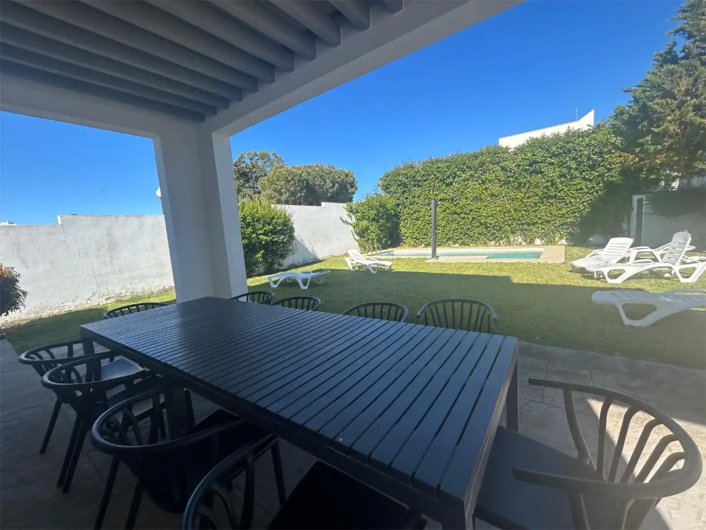 Houses for sale in Calle Toledo, 30, Conil Garden of Houses for sale in Conil de la Frontera with Terrace, Swimming Pool and Balcony