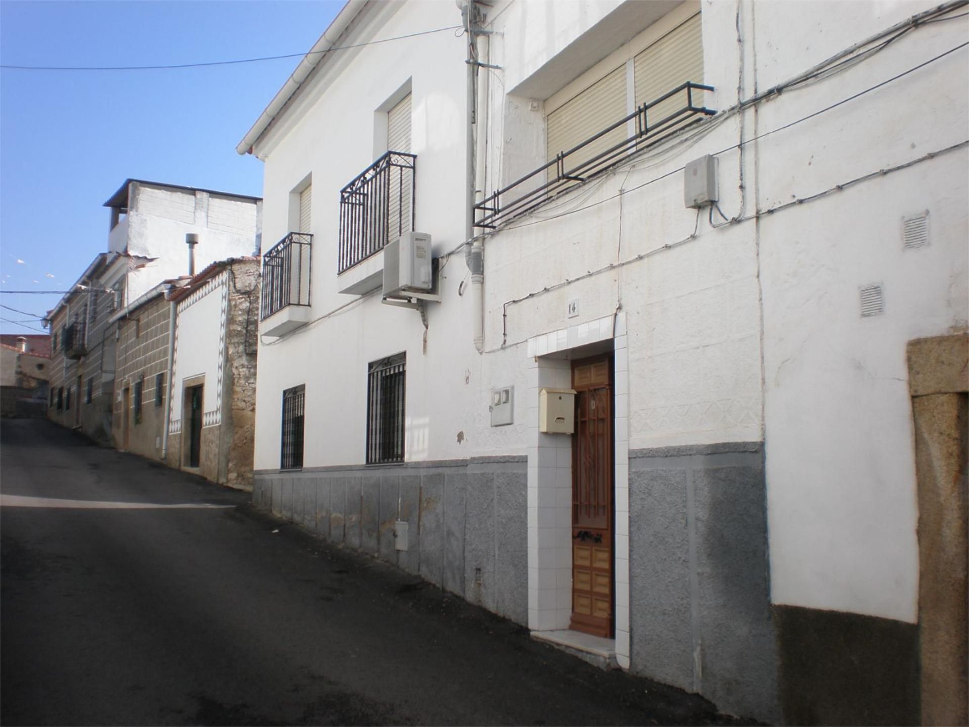 Exterior view of Single-family semi-detached for sale in Valdefuentes  with Air Conditioner, Terrace and Storage room