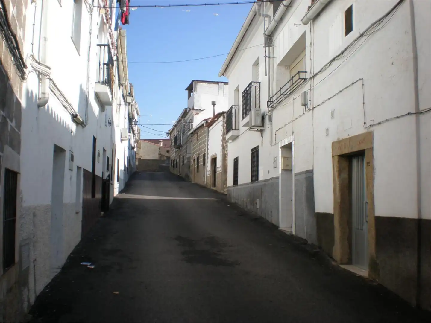 Vista exterior de Casa adosada en venta en Valdefuentes con Aire acondicionado, Terraza y Trastero