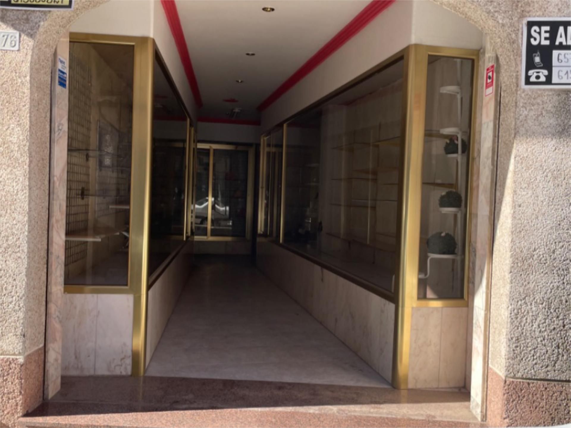 Premises for sale in Socuéllamos  with Furnished