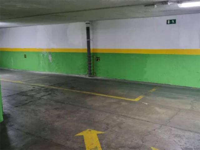 Garaje en Venta en Calle de la Infanta Mercedes, 48 en Castillejos - Cuzco