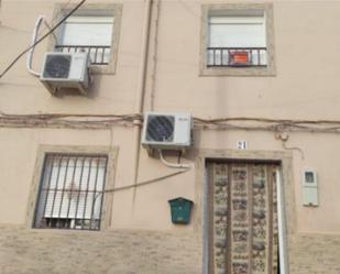 Vista exterior de Casa adosada en venda en Bedmar y Garcíez amb Aire condicionat i Terrassa