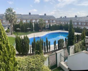 Swimming pool of House or chalet for sale in Valdemoro  with Air Conditioner, Terrace and Swimming Pool