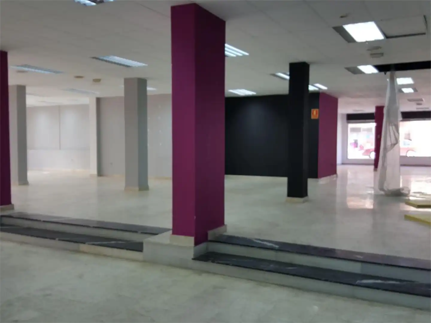 Commercial properties for sale in Calle Júpiter, 7, Muelle Commercial properties for sale in Ceuta