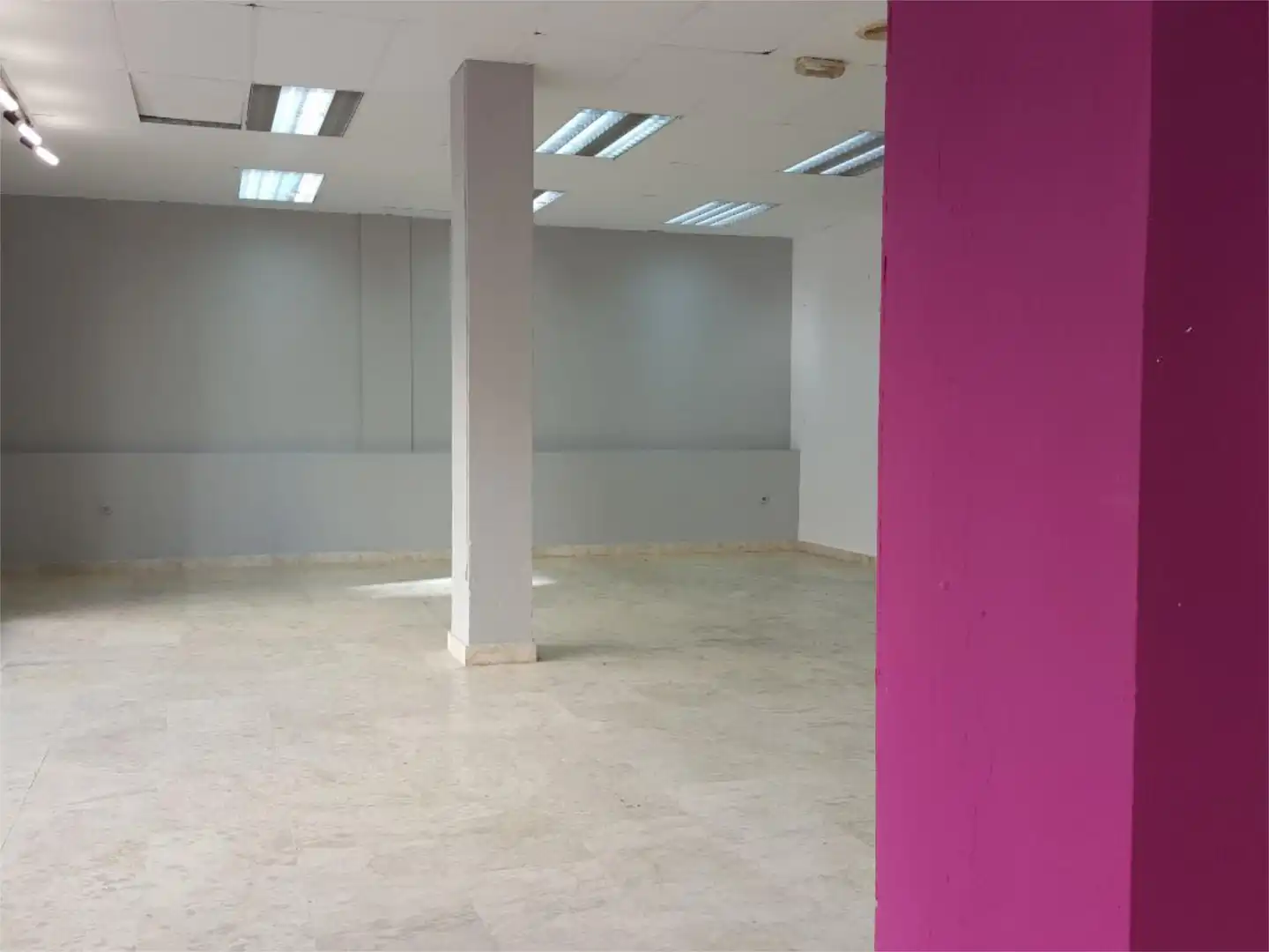 Commercial properties for sale in Calle Júpiter, 7, Muelle Commercial properties for sale in Ceuta