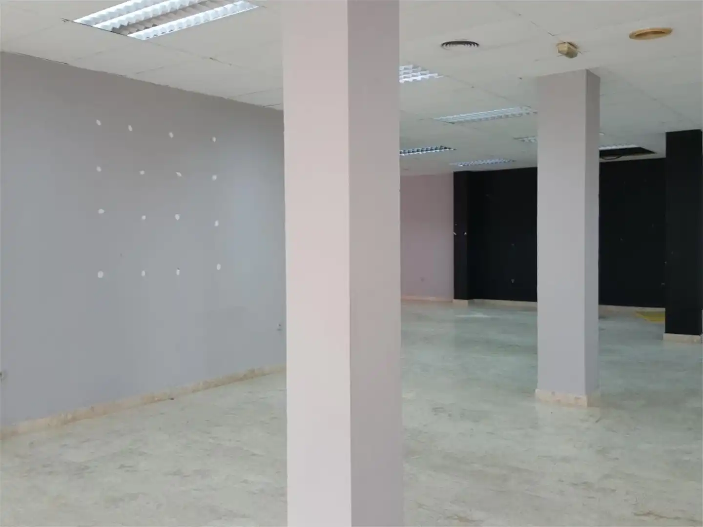 Commercial properties for sale in Calle Júpiter, 7, Muelle Commercial properties for sale in Ceuta