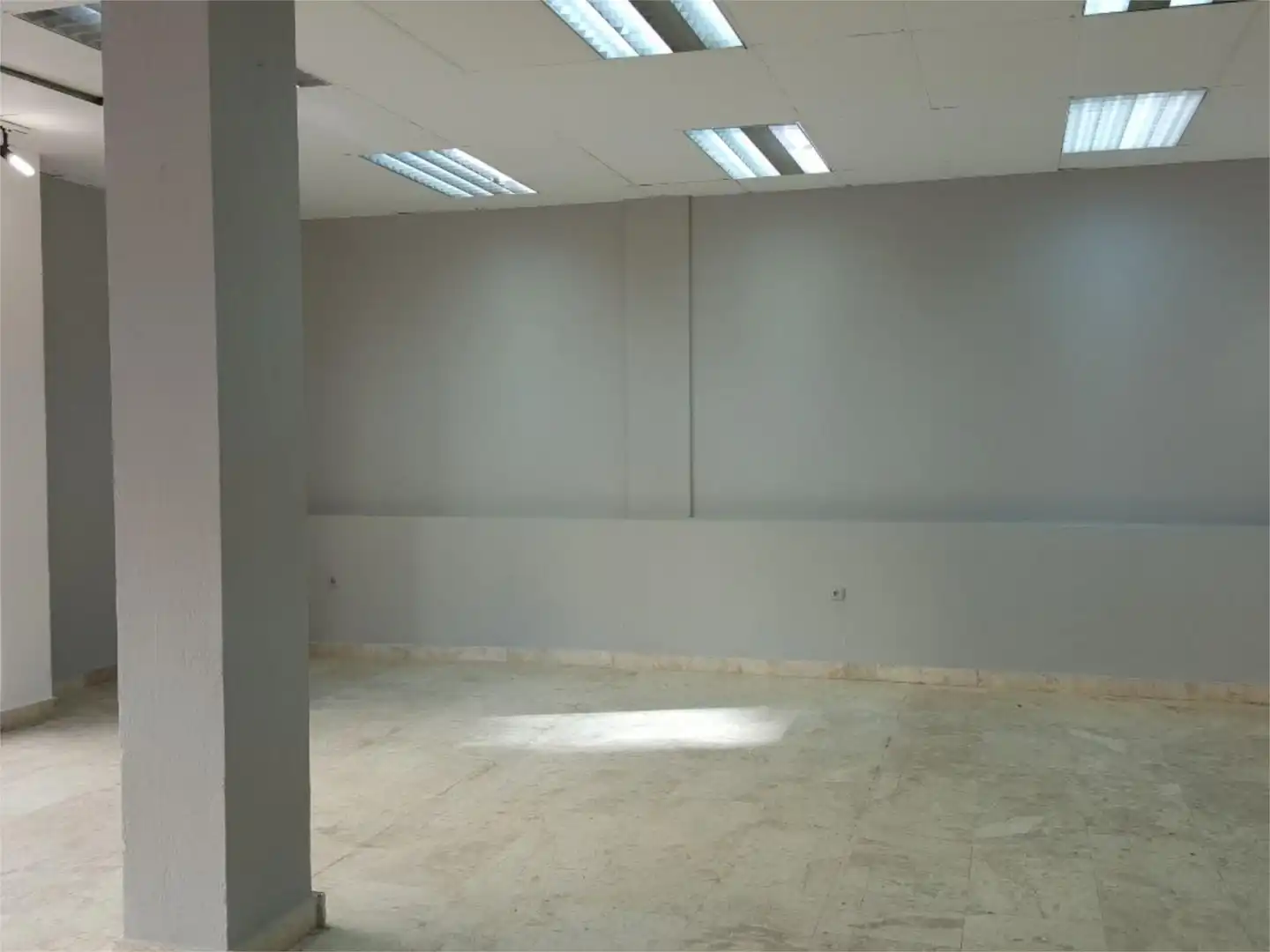 Commercial properties for sale in Calle Júpiter, 7, Muelle Commercial properties for sale in Ceuta