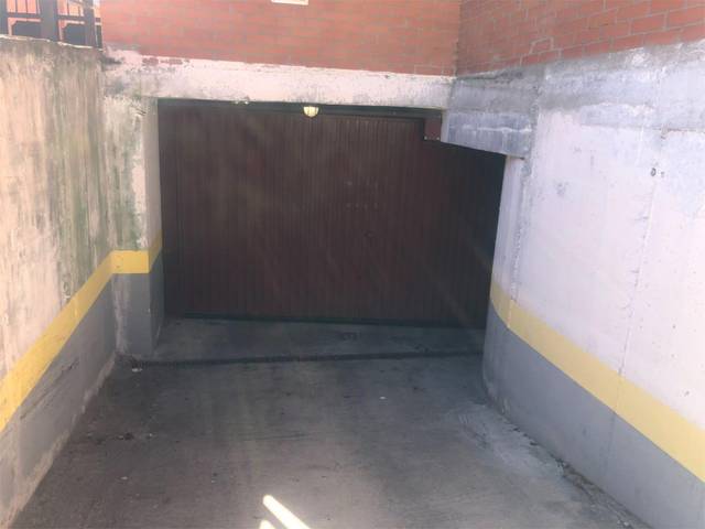 Garaje en Alquiler en Plaza de Ceres, 61 en Ambroz