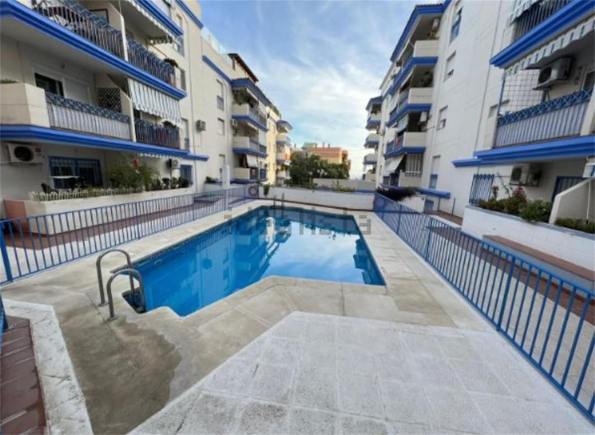 Piscina de Pis en venda en Estepona amb Aire condicionat