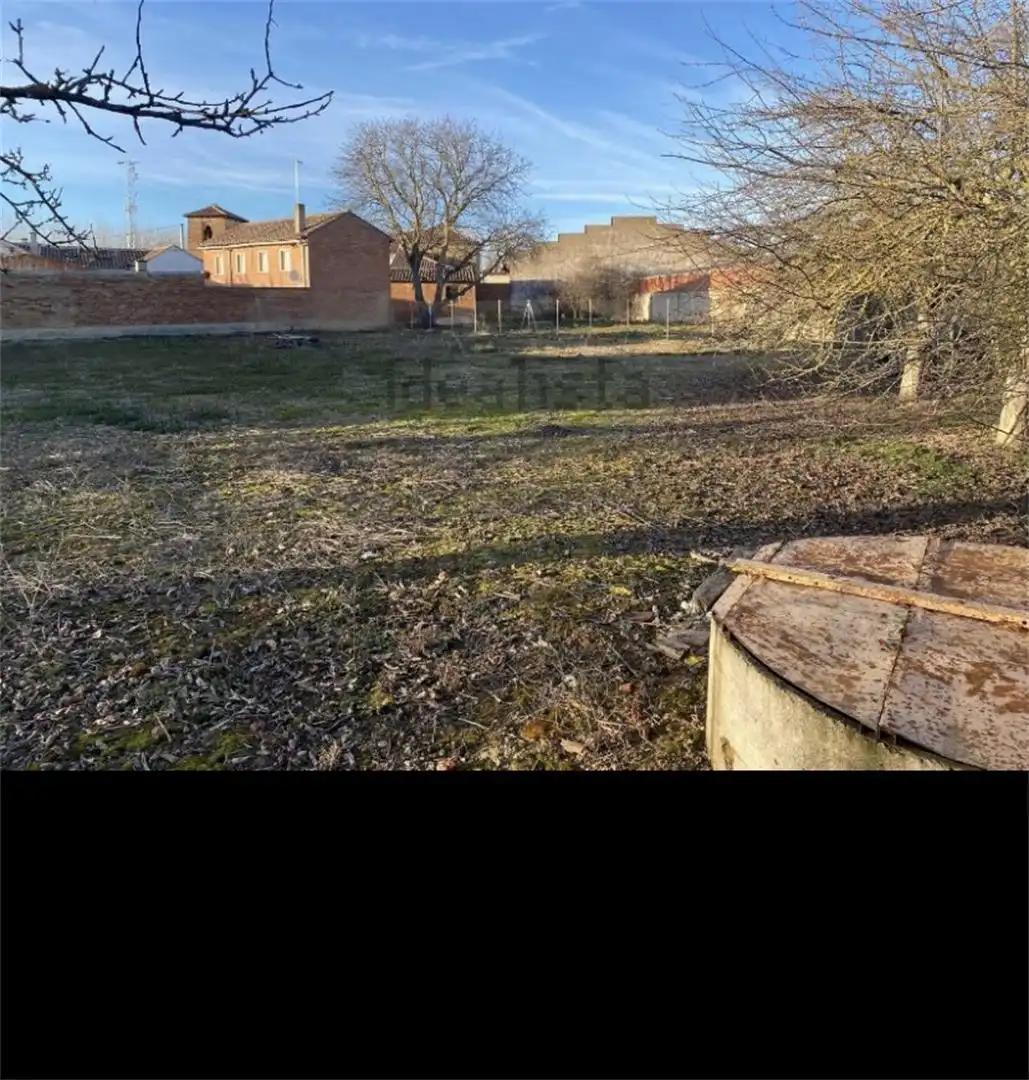 Casa o chalet en venta en Calle de la Iglesia, Renedo de la Vega Casa o chalet en venta en Renedo de la Vega con Jardín privado