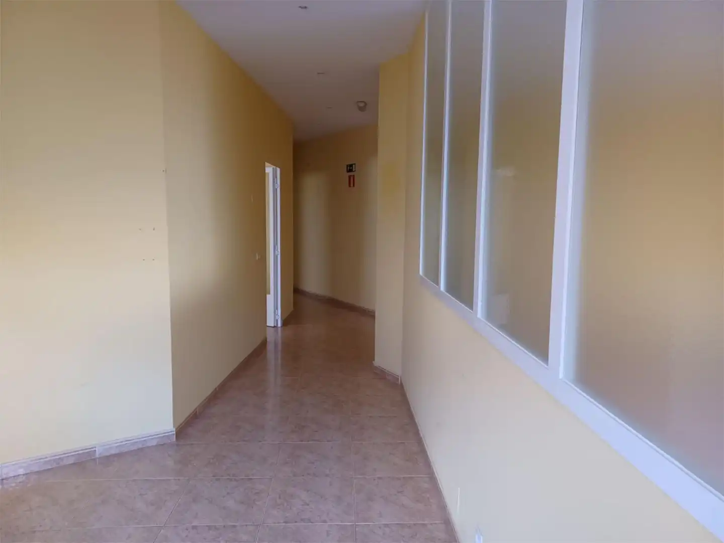 Büro zur Miete in Santa María del Páramo mit Heizung